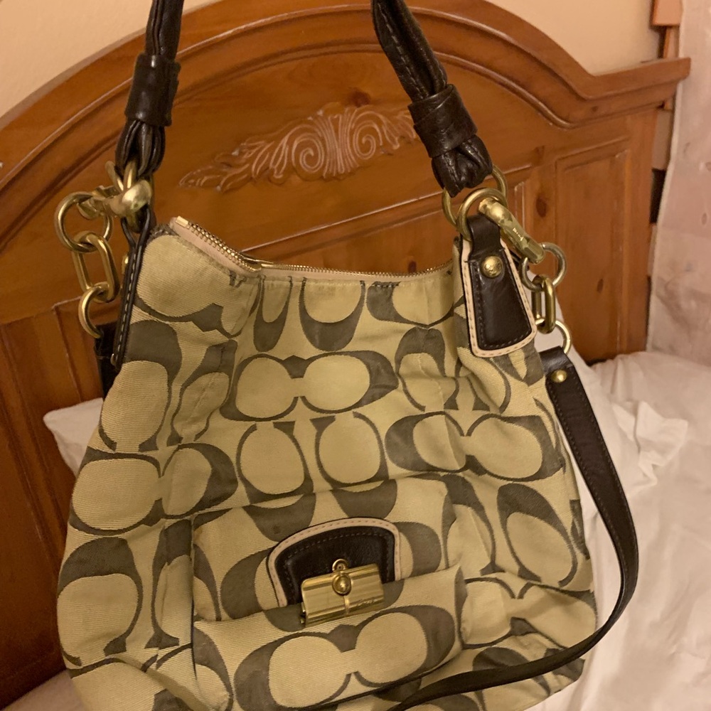 Authentic unique pre loved with care shoulder strap Coach purse with large logo. - Picture 8 of 8
